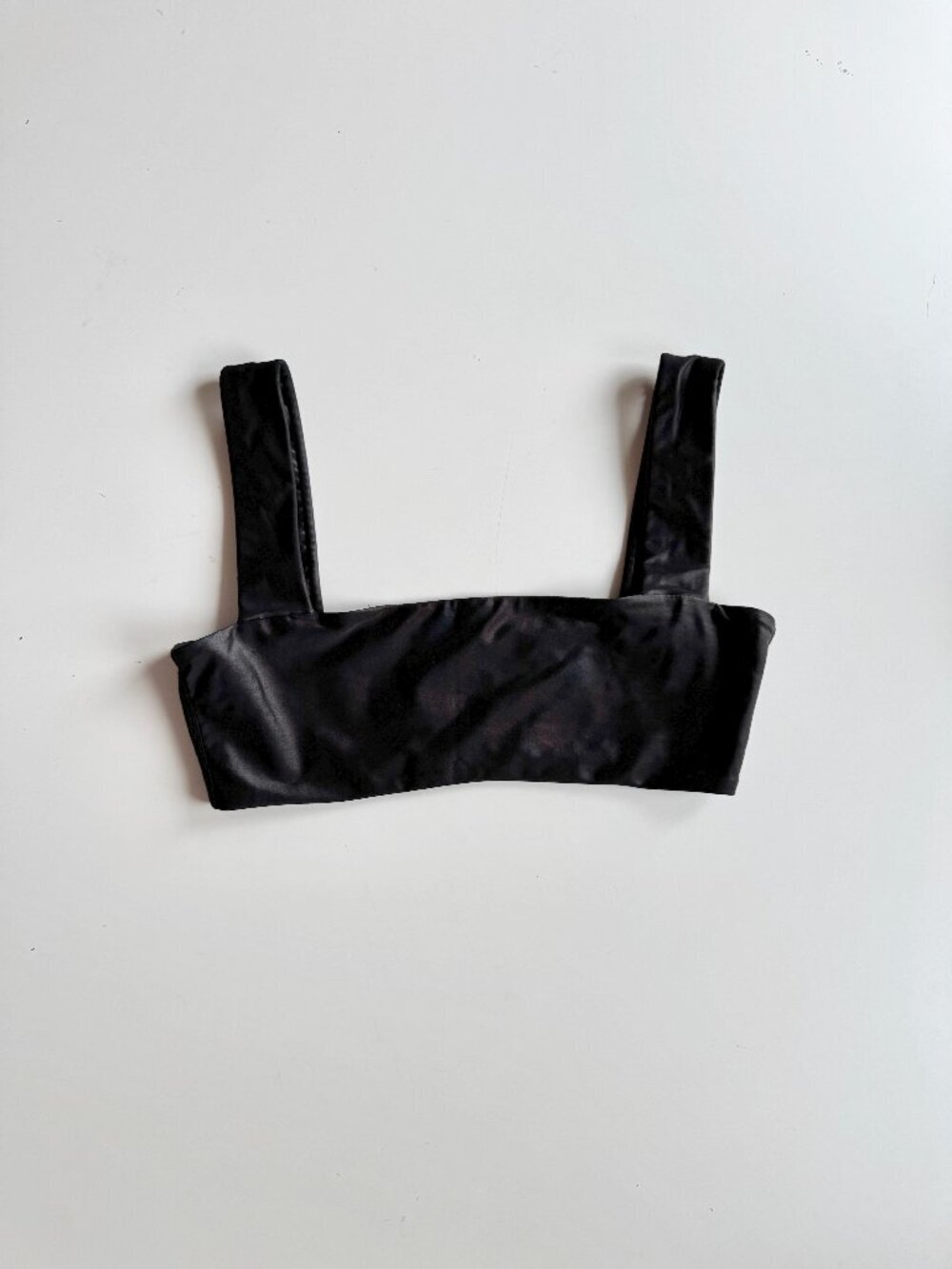 WEWOREWHAT Cire Black Shiny Jersey Square Neck Bandeau Top, Size M